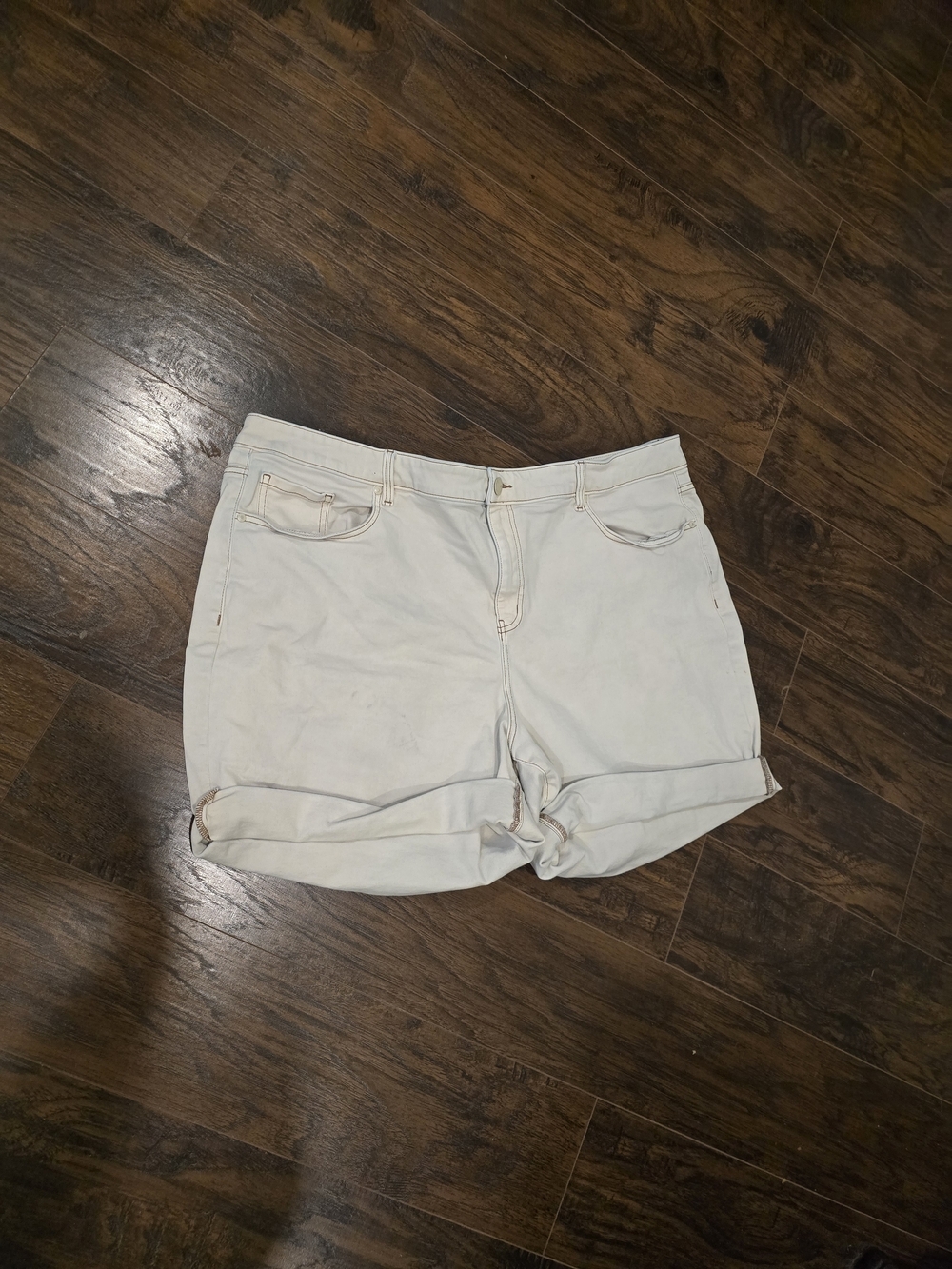 Lane Bryant | Off-White Signature Denim Shorts 24